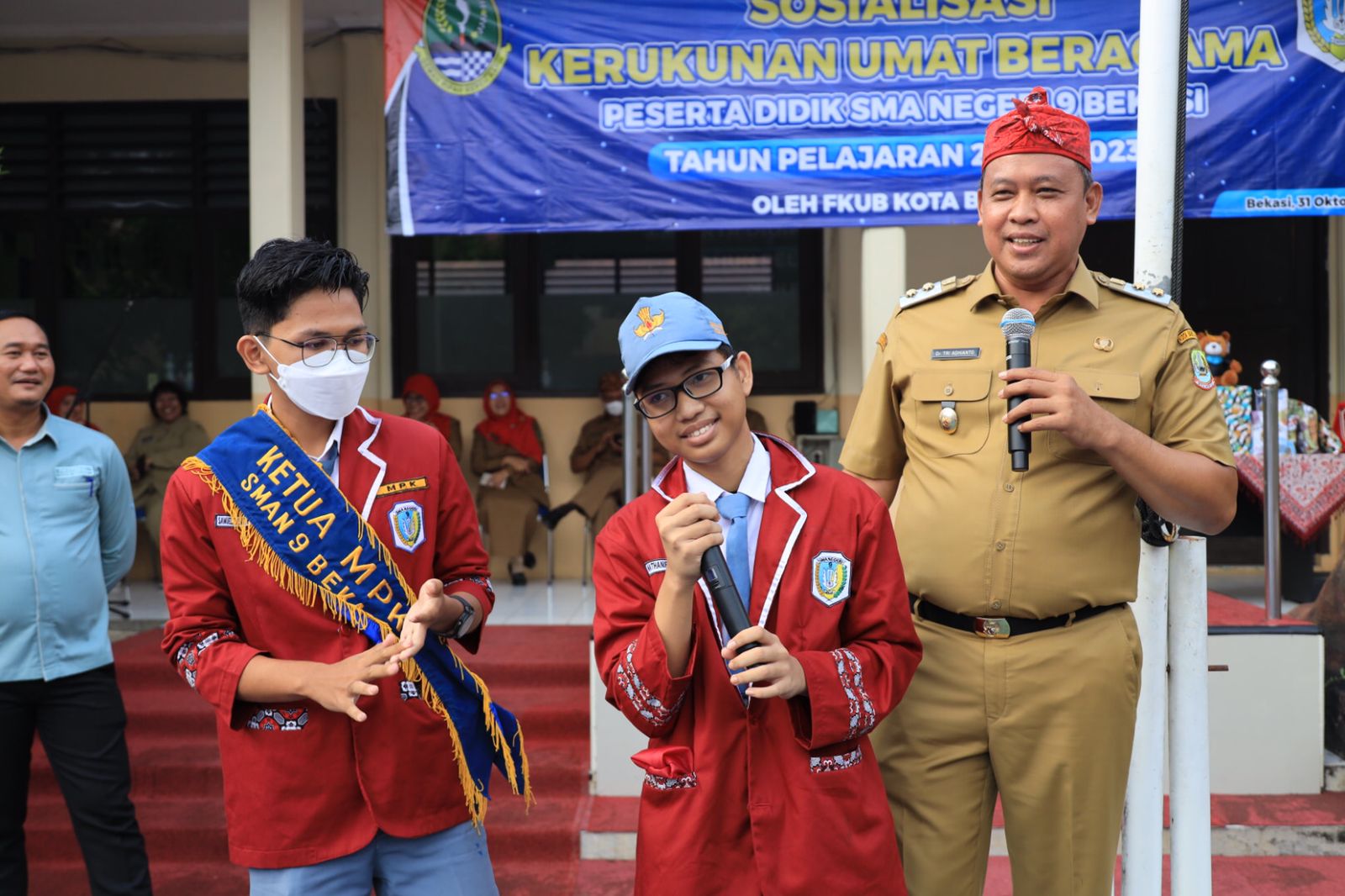 Plt Wali Kota Bekasi Sampaikan Arahan Pada Siswa SMAN 9 Kota Bekasi