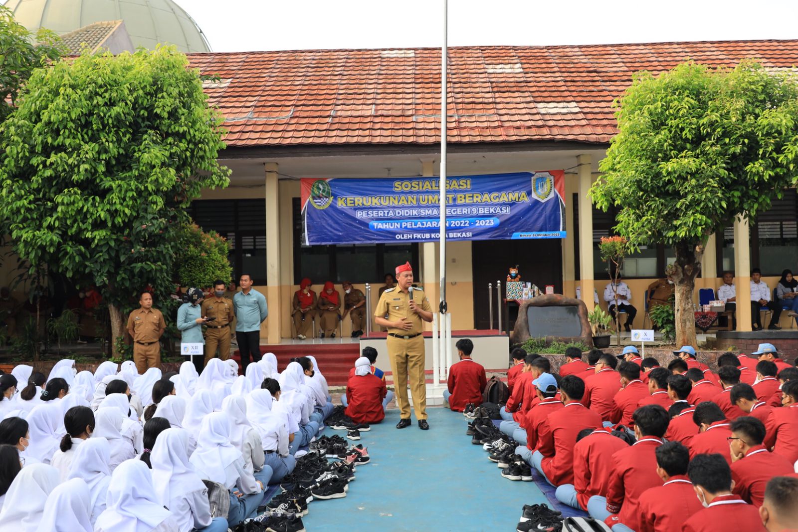 Plt Wali Kota Bekasi Sampaikan Arahan Pada Siswa SMAN 9 Kota Bekasi