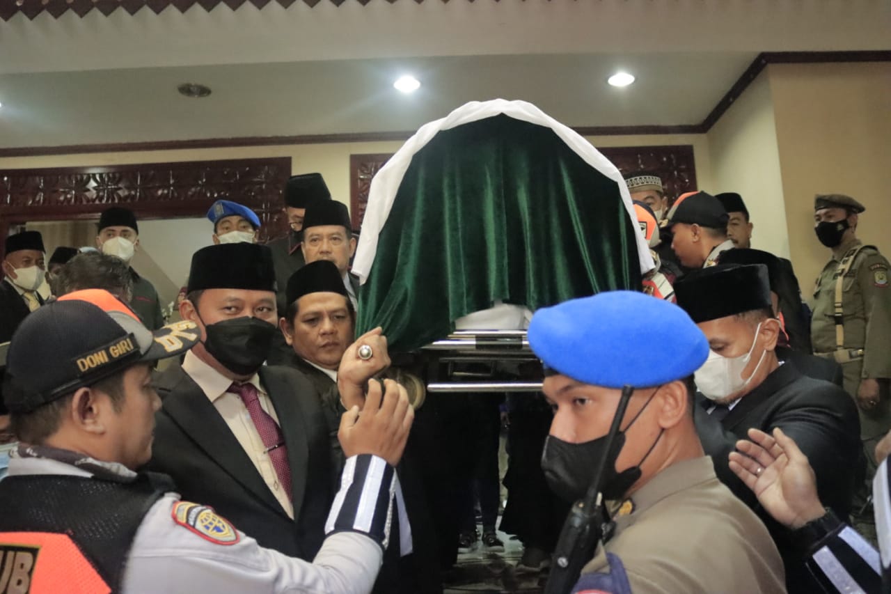 Rapat Paripurna DPRD Kota Bekasi Diwarnai Dengan Tangis Duka