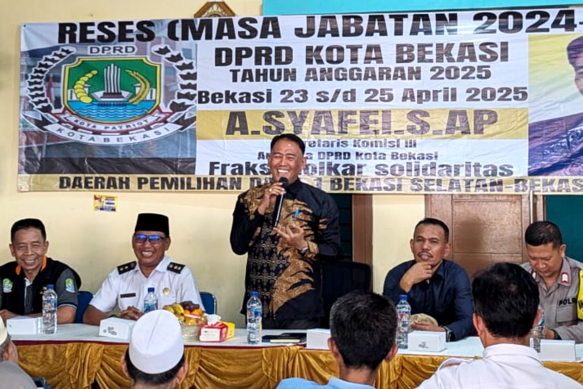 Anggota DPRD Kota Bekasi, A. Syafei saat menggelar agenda reses di wilayah Cikunir, Bekasi Selatan, Rabu (23/4/2025).