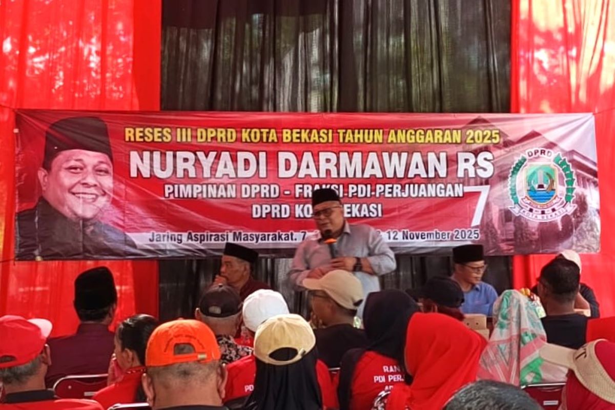 Wakil Ketua I DPRD Kota Bekasi, Nuryadi Darmawan, saat melakukan kegiatan reses jaring aspirasi masyarakat di Bekasi Timur.