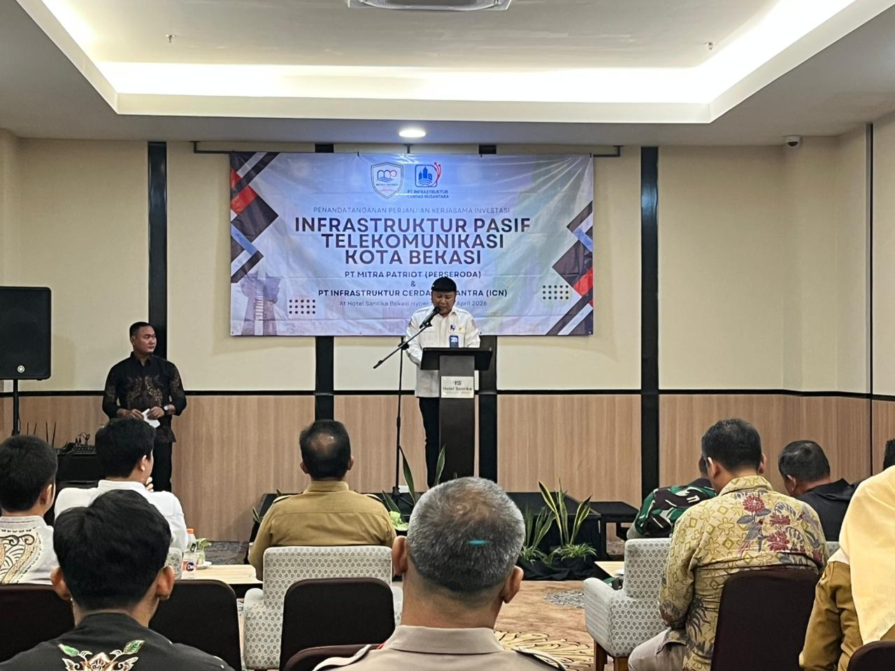 Direktur Utama PT Mitra Patriot David Rahardja saat memberikan sambutan.