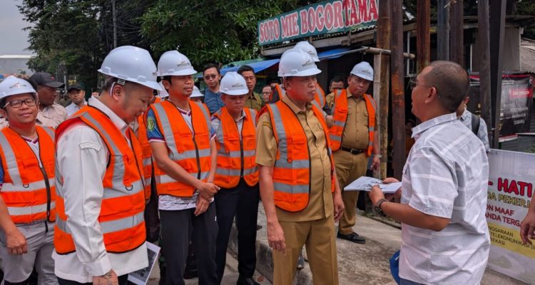 Peninjauan lokasi proyek ducting Kota Bekasi.
